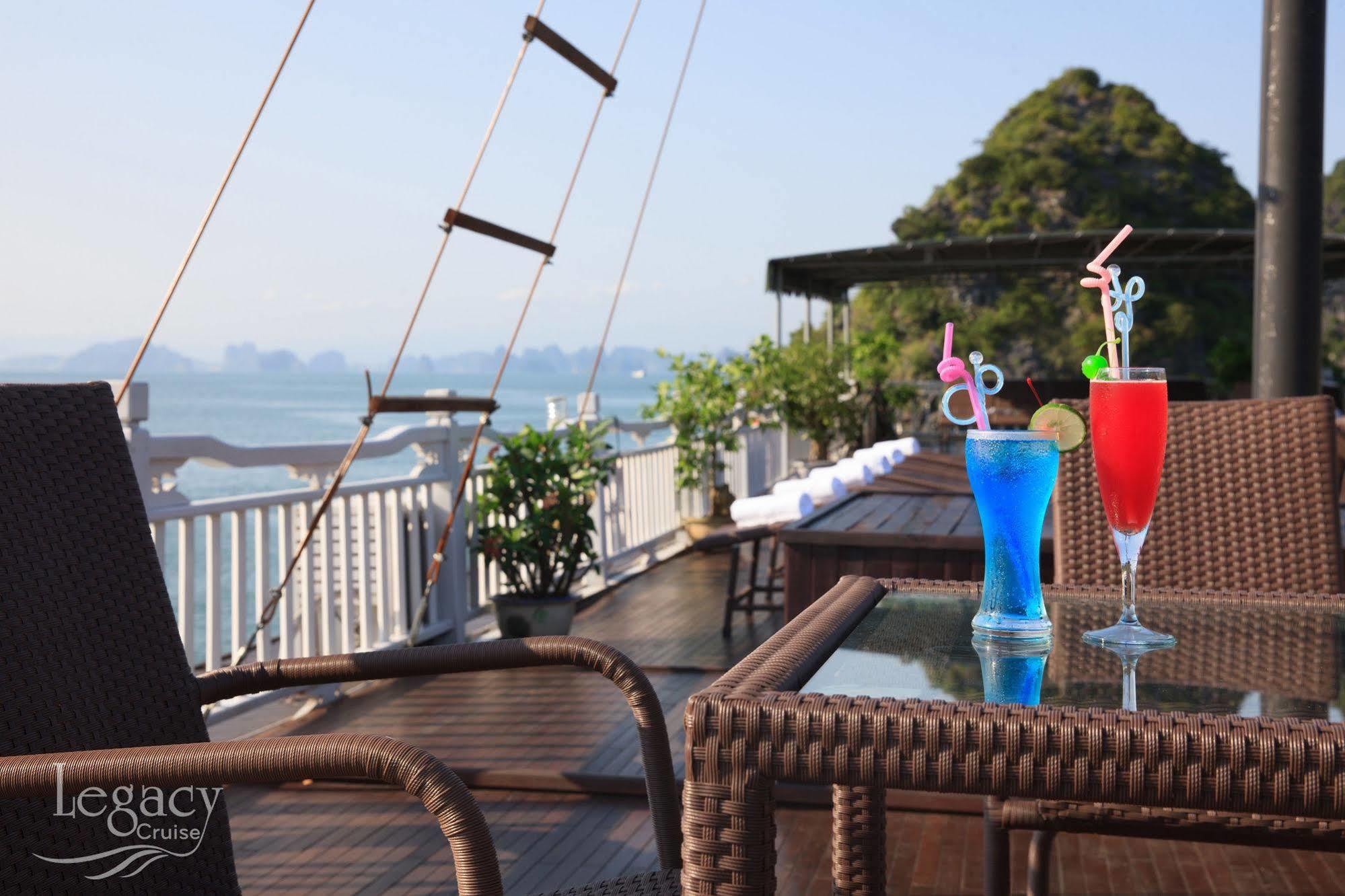 Legacy Cruise Hotel Ha Long Bagian luar foto
