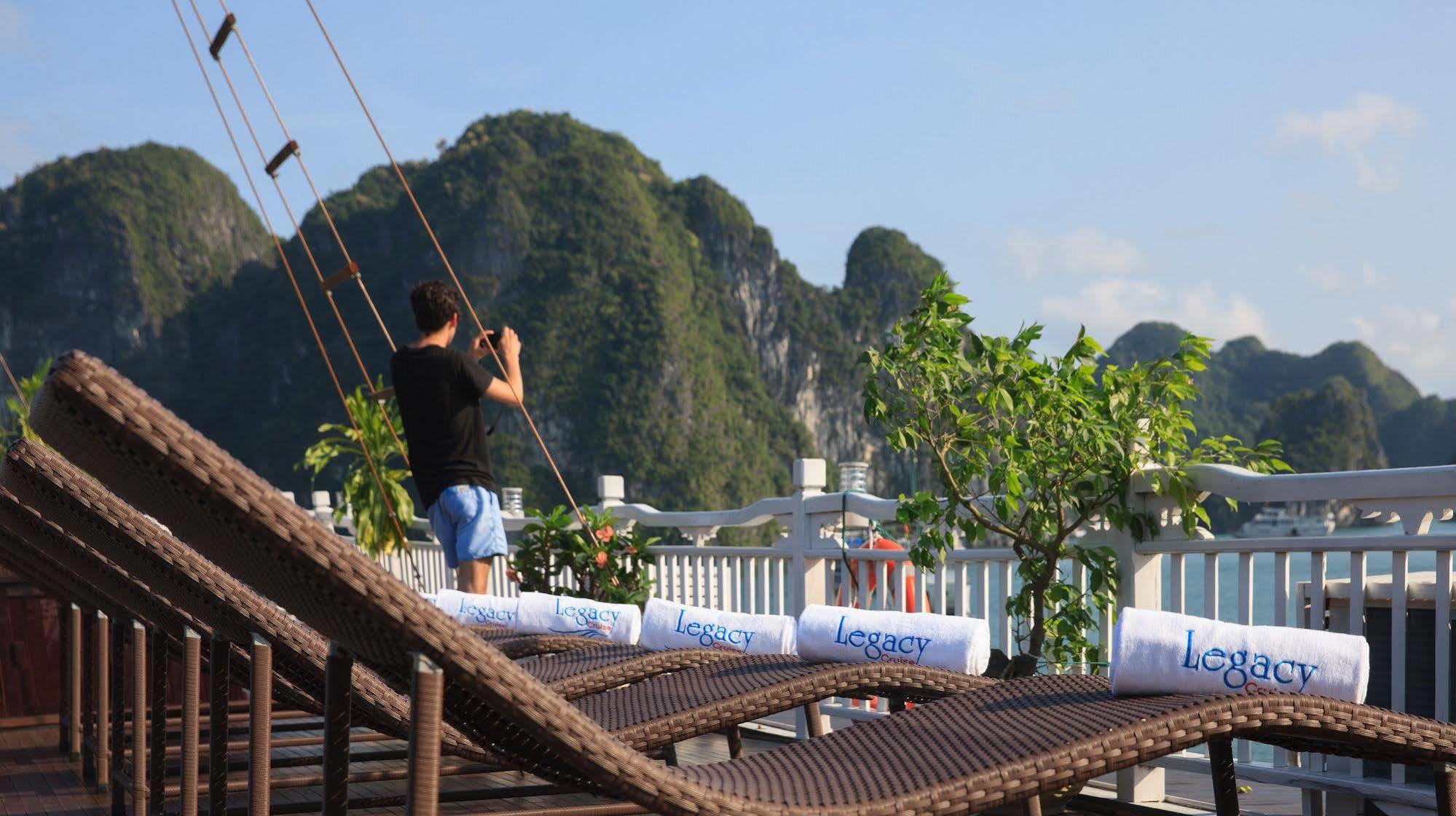 Legacy Cruise Hotel Ha Long Bagian luar foto